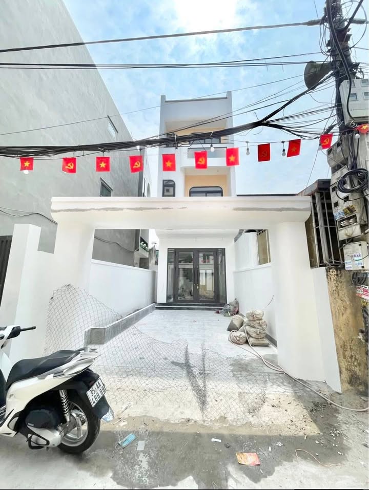 Nhà 3 Tầng Mặt Tiền 19/5 Nam Định - 96m² Nở Hậu, Kinh Doanh Tốt