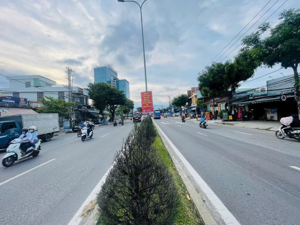 Bán Đất 170m² Nguyễn Lương Bằng, Đà Nẵng - Hướng Nam Tốt, Giá 2.4 Tỷ