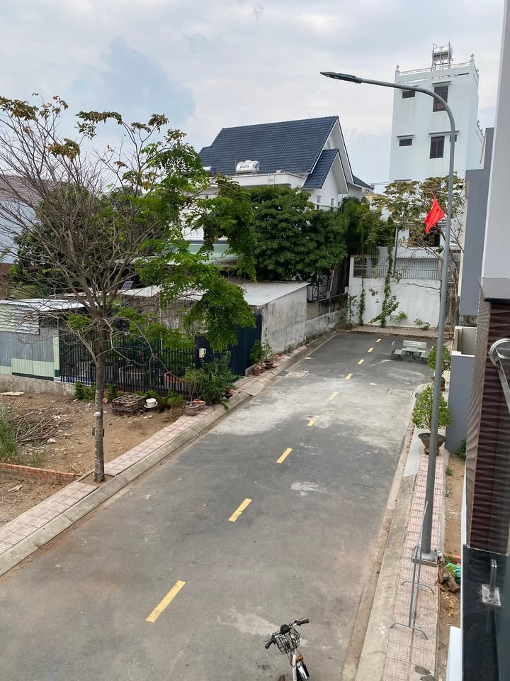 Đất Nền Tân Túc Bình Chánh 60m² Sổ Hồng Riêng - Giá 2.85 Tỷ