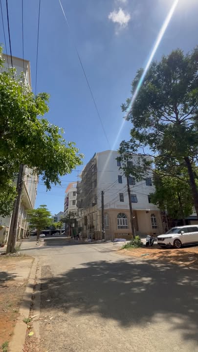 Cho thuê nhà 3 tầng 1 hầm hẻm Nguyễn Tất Thành, Pleiku - 11 Triệu/tháng