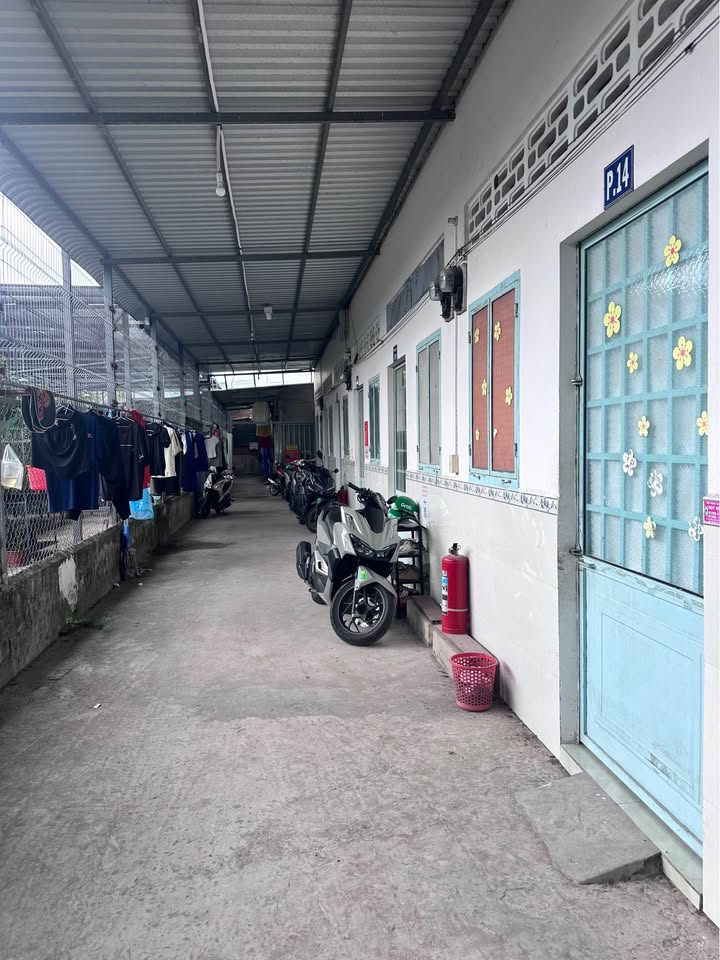 Phòng Trọ Gác Lửng Sân Vườn Nguyễn Văn Cừ, Ninh Kiều - 1.8 Triệu/Tháng