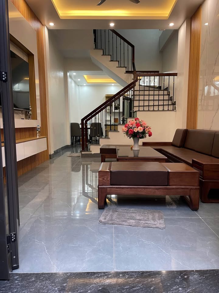 Nhà 3 Tầng Phạm Ngũ Lão, Hải Dương - 40m², Sổ Hồng, Giá 2.3 Tỷ