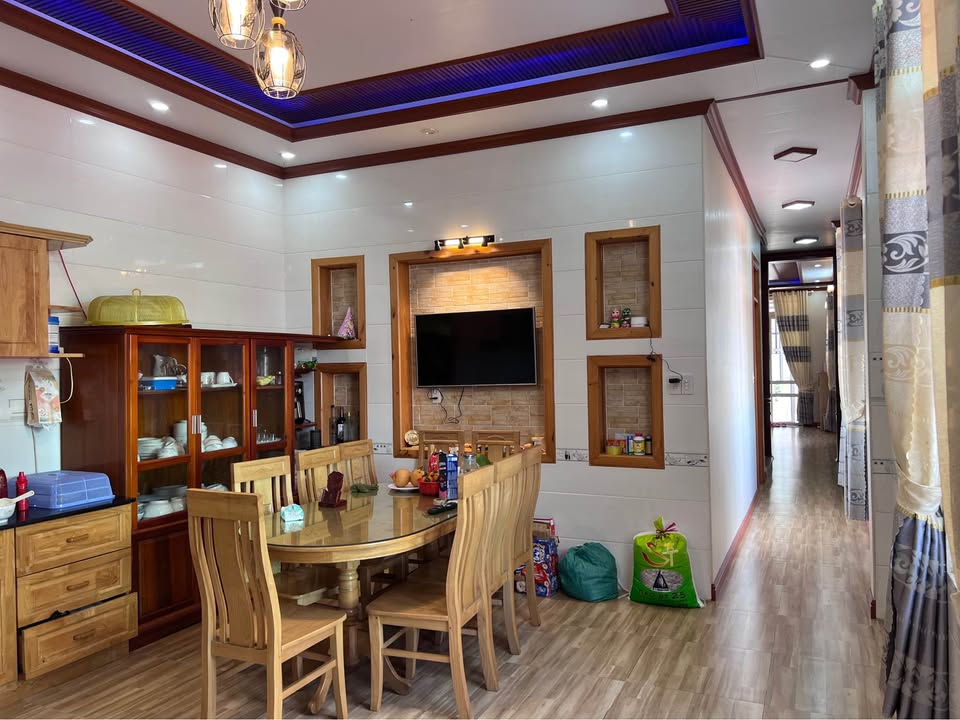 Bán Nhà Sân Vườn 332m² Đà Lạt - Sổ Riêng, Giá 15.5 Tỷ