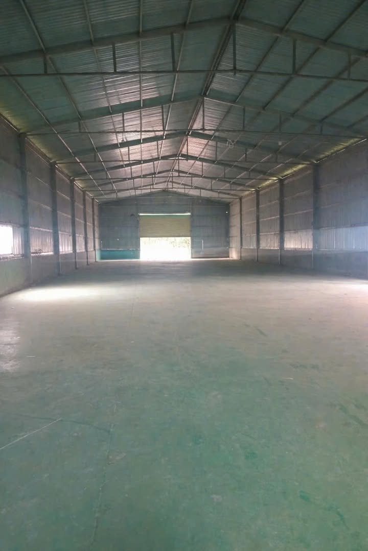 Cho thuê xưởng 1000m² Tân Uyên, Bình Dương - Container vào tận nơi