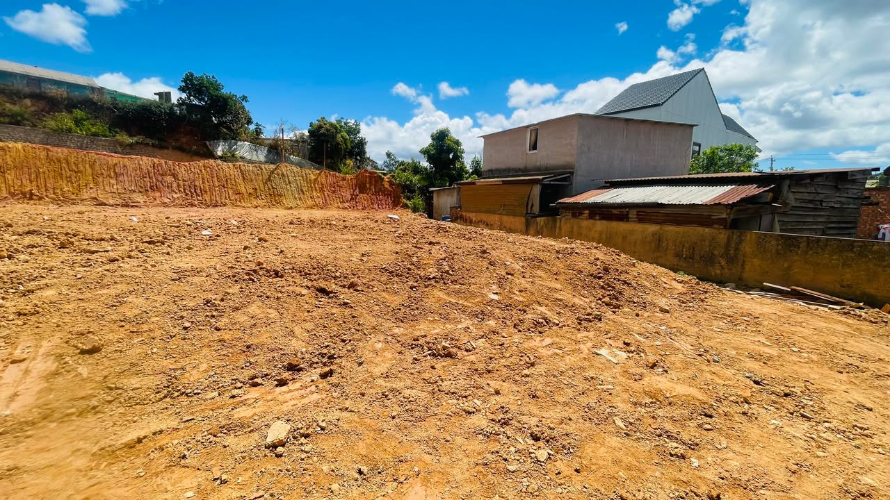Đất Nền Lang Biang, Đà Lạt - 100m² Vuông Vắn, Sổ Riêng, Giá 950 Triệu