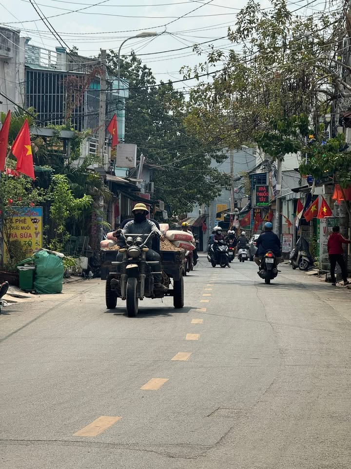 Nhà Mặt Tiền Kinh Doanh Quận 12, 4x15m, Giá 6 Triệu/Tháng - Sẵn Sàng Đón Khách!