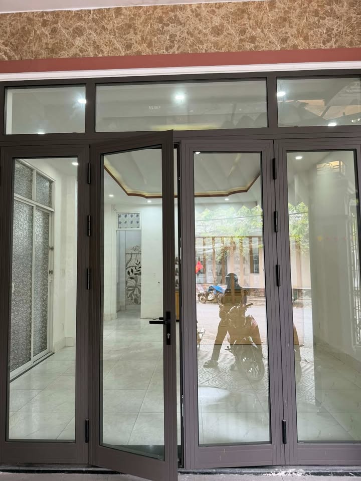 Cho thuê nhà 3 tầng mặt tiền Trần Cao Vân, Đà Nẵng - 100m², 16 triệu