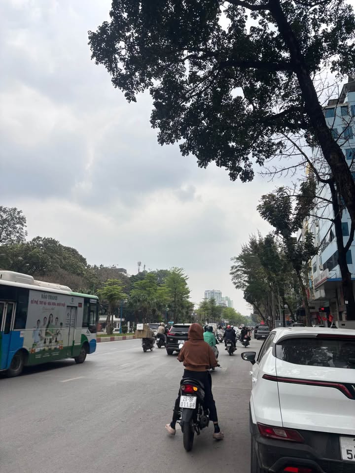 Nhà Mặt Phố Cầu Giấy 105m² - Kinh Doanh Đỉnh Cao - 52.5 Tỷ