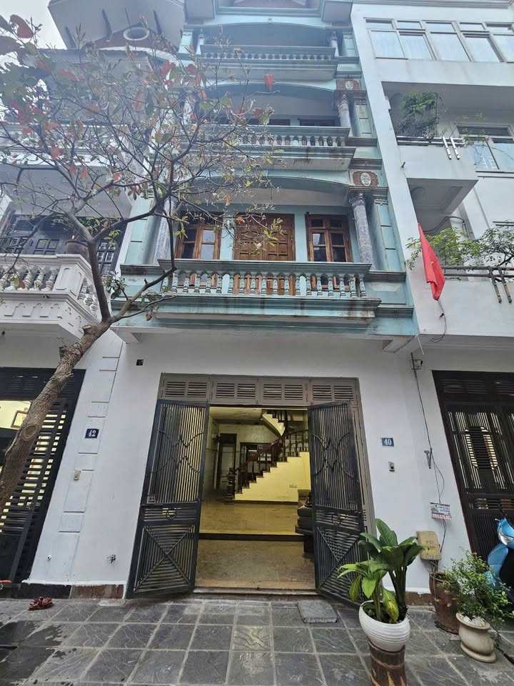 Nhà Mặt Tiền Kinh Doanh Việt Hưng, Long Biên - 61m², 14 Tỷ