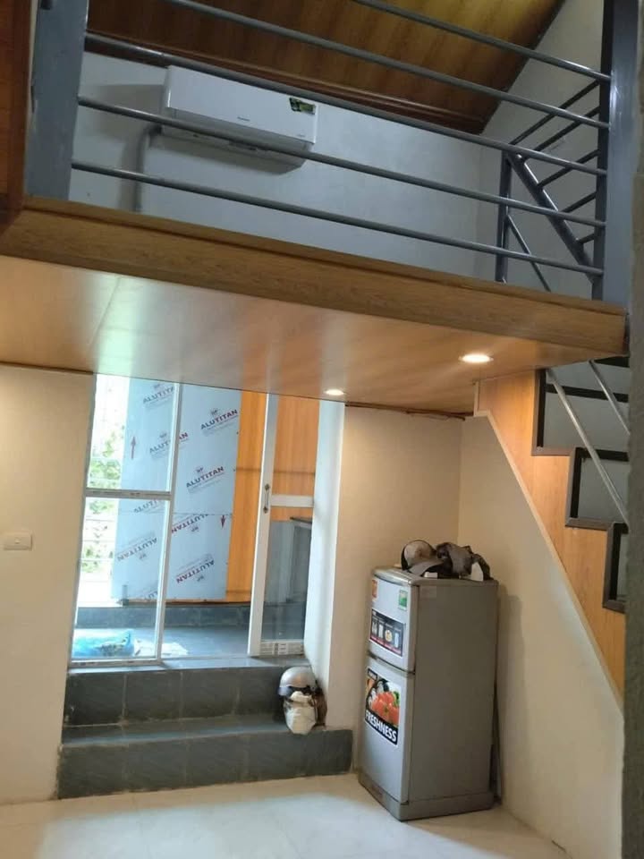 Cho thuê nhà tập thể May 10, Long Biên - Sẵn ở ngay, nội thất đủ