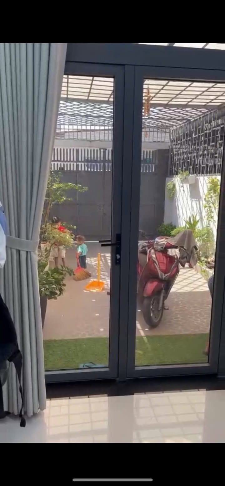 Cho thuê nhà 84m² Đường 4 Trường Thọ, Thủ Đức - Sân đậu xe hơi, full nội thất