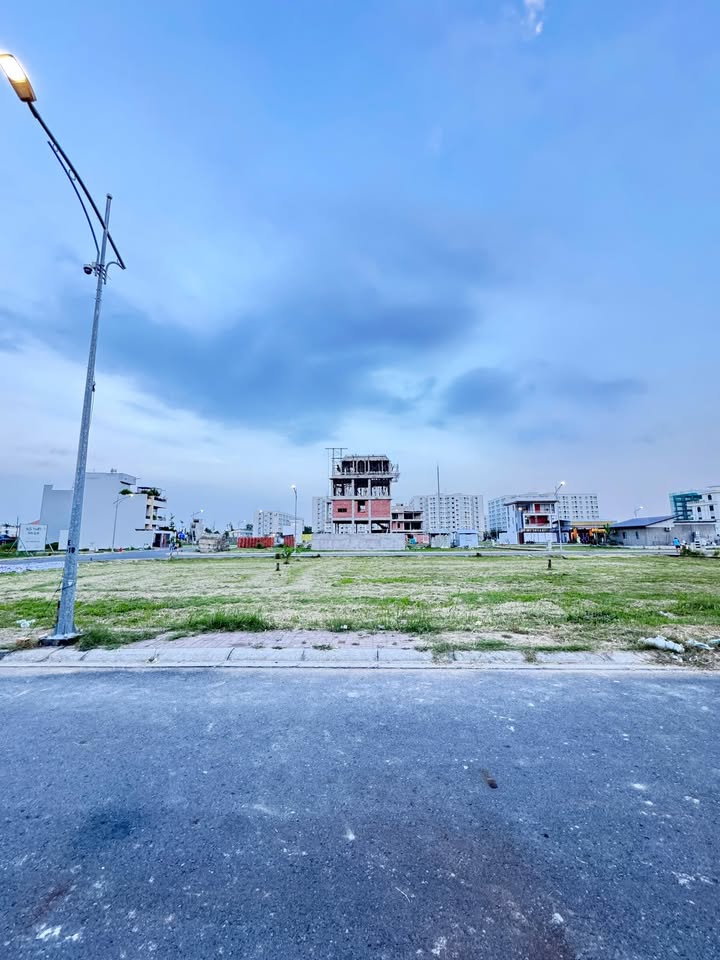 Bán Nền Biệt Thự Nam Long 3 Cần Thơ 225m² - Sổ Hồng Sẵn Sàng - Giá 8.3 Tỷ