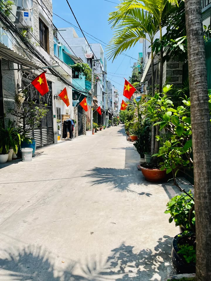 Nhà C4 Hẻm Xe Hơi Huỳnh Tấn Phát, Quận 7 - 64m² Sẵn Sàng Xây Mới