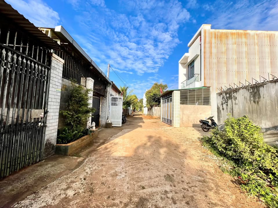 Nhà Hẻm Song Song Mai Thúc Loan, Pleiku - 192m² Giá 1.2 Tỷ, Gần BV 211