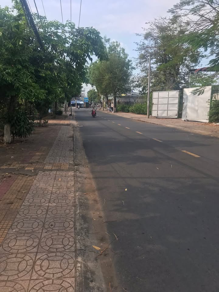 Đất Vàng Nguyễn Thái Học, Cao Lãnh - 475.6m² Kinh Doanh Đa Ngành, Giá 9 Tỷ