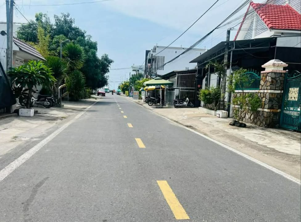 Đất Mặt Tiền Lý Tự Trọng, Vạn Giã (106m²) - Sát Biển, Giá 3 Tỷ