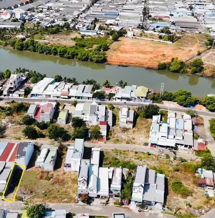 Đất Nền KDC Phú Hải, Bình Thuận - 100m² Giá 1.75 Tỷ - Sổ Hồng Sẵn Sàng