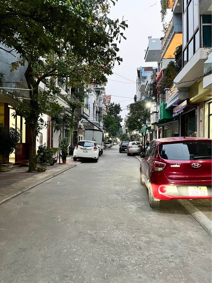 Nhà 4 Tầng Phố Cổ Bồ Xuyên, Thái Bình - 40m², 2 Ô Tô, Kinh Doanh Tốt