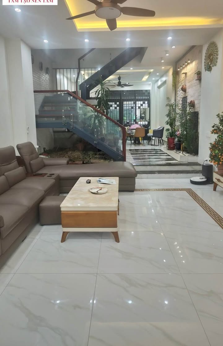 Nhà 3 Tầng 90m² Đường 8m, Hoa Lư, Ninh Bình - Giá Thỏa Thuận