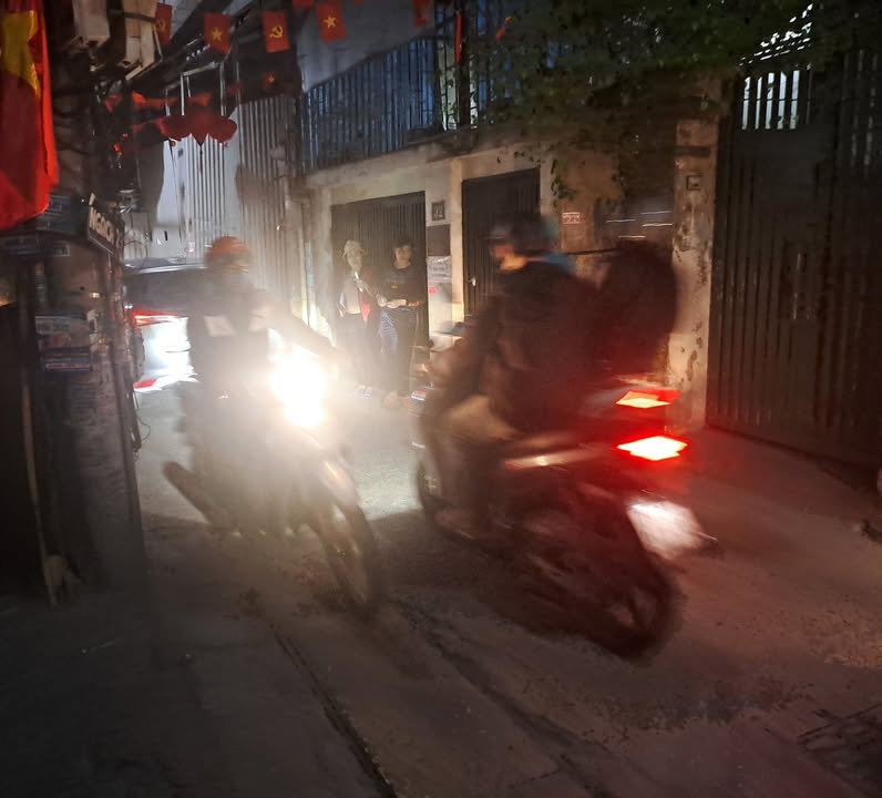 Nhà 85m² Cầu Giấy - Ngõ Ô tô Tránh, Sổ Đỏ Chính Chủ 19 Tỷ