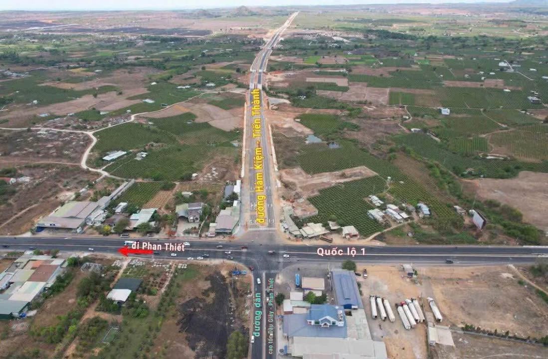 Đất Nền Mặt Tiền QL1A, Hàm Thuận Nam - 789m² Sẵn Sổ, Giá 3.8 Tỷ