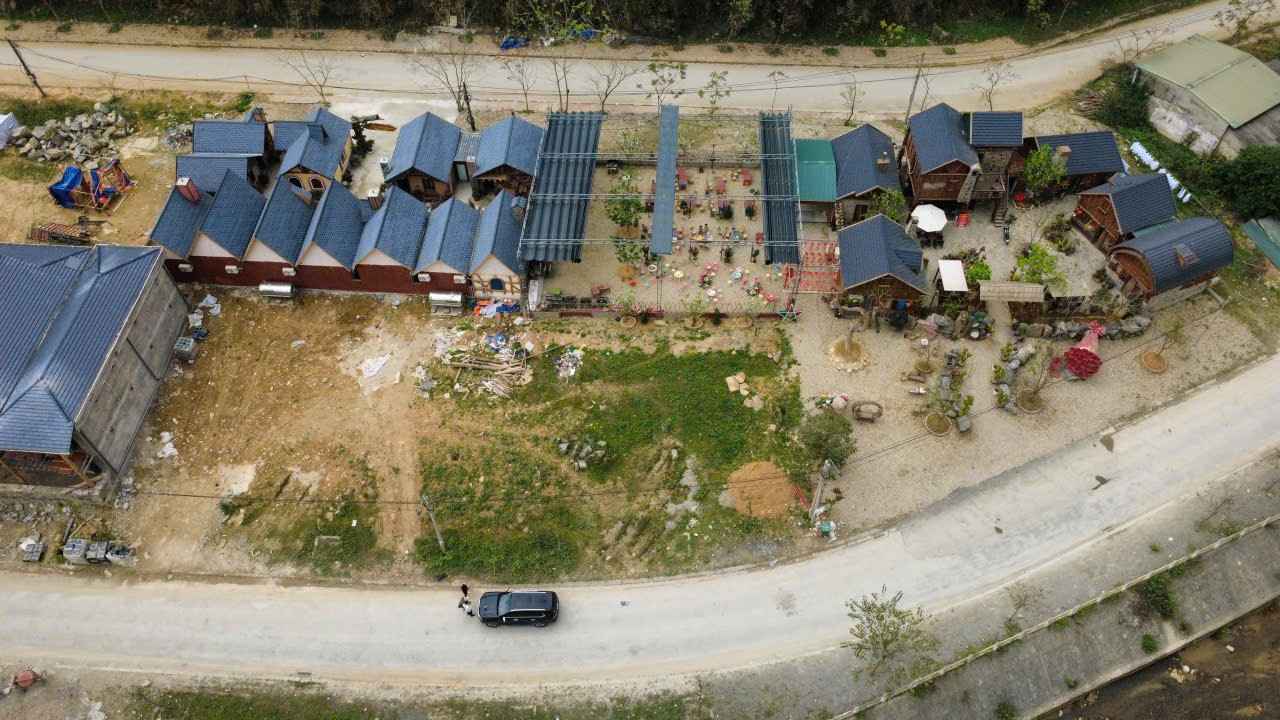 Cho thuê đất kinh doanh mặt suối, gần Dinh Hoàng A Tưởng, Bắc Hà