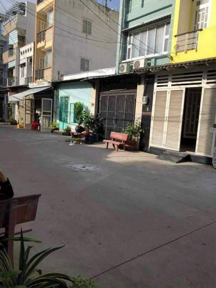 Nhà Mặt Tiền P4 Q8 70m² - Giá Tốt, Xe Hơi Quay Đầu