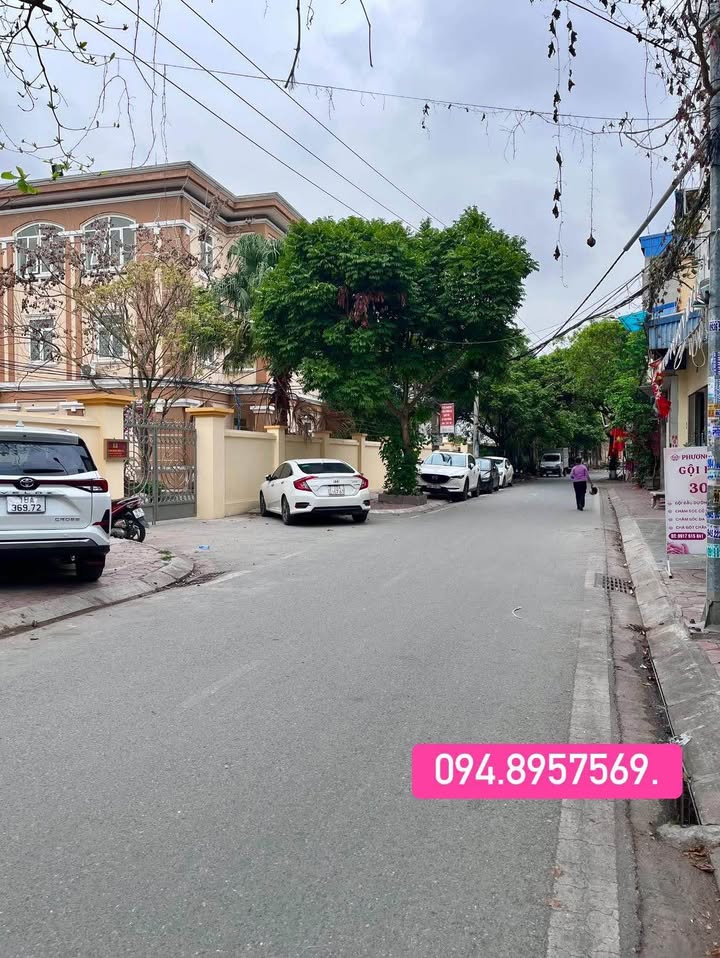 Bán Gấp Biệt Thự 3 Tầng 75m² Trần Huy Liệu, Nam Định - 2.29 Tỷ