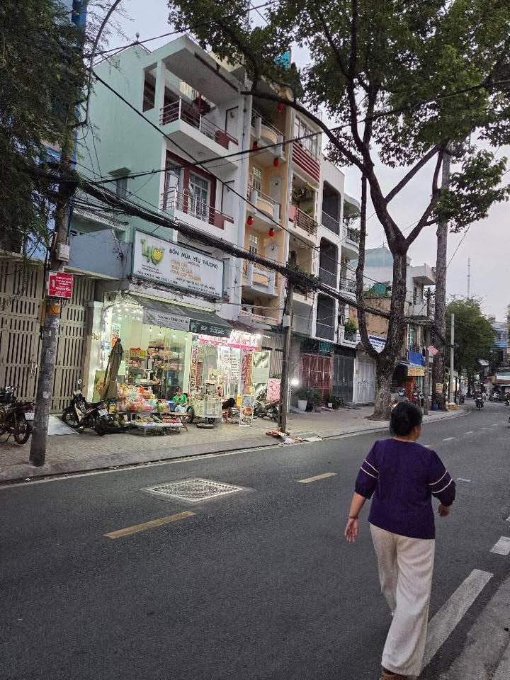 Nhà Mặt Tiền Kinh Doanh Đỉnh Quận 11 - 74m² - 17.9 Tỷ