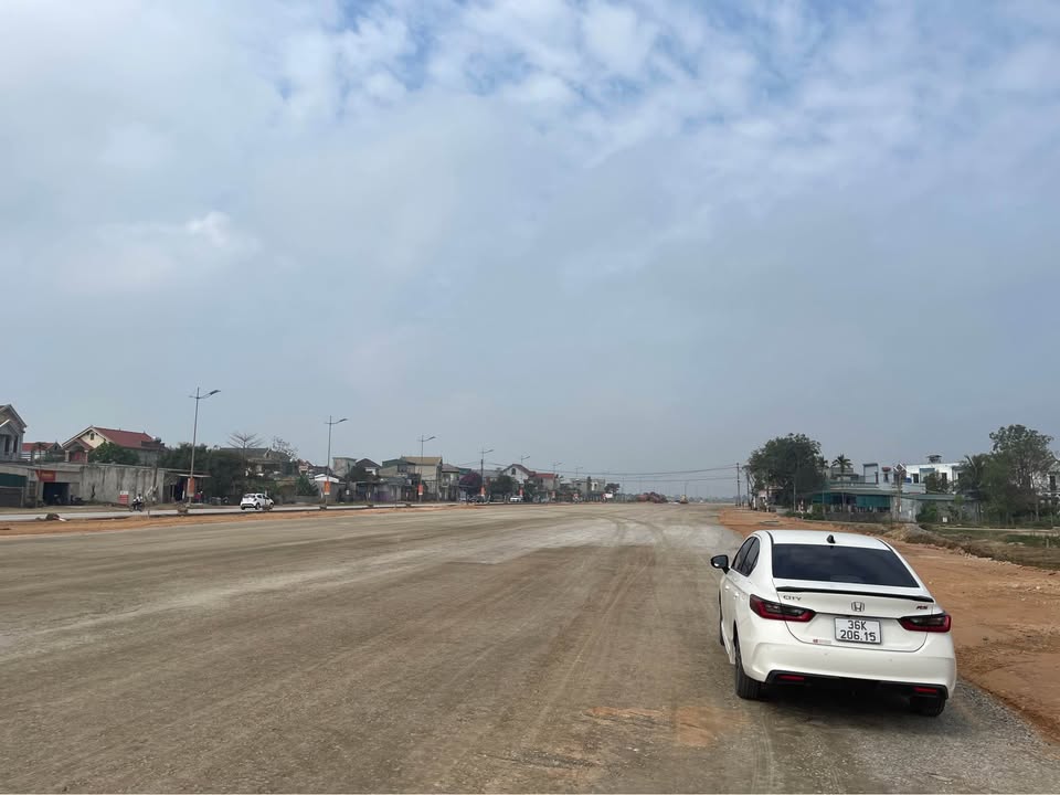 Đất nền Sầm Sơn 100m² - Mặt tiền Đại Lộ Nam Sông Mã, gần Sun World