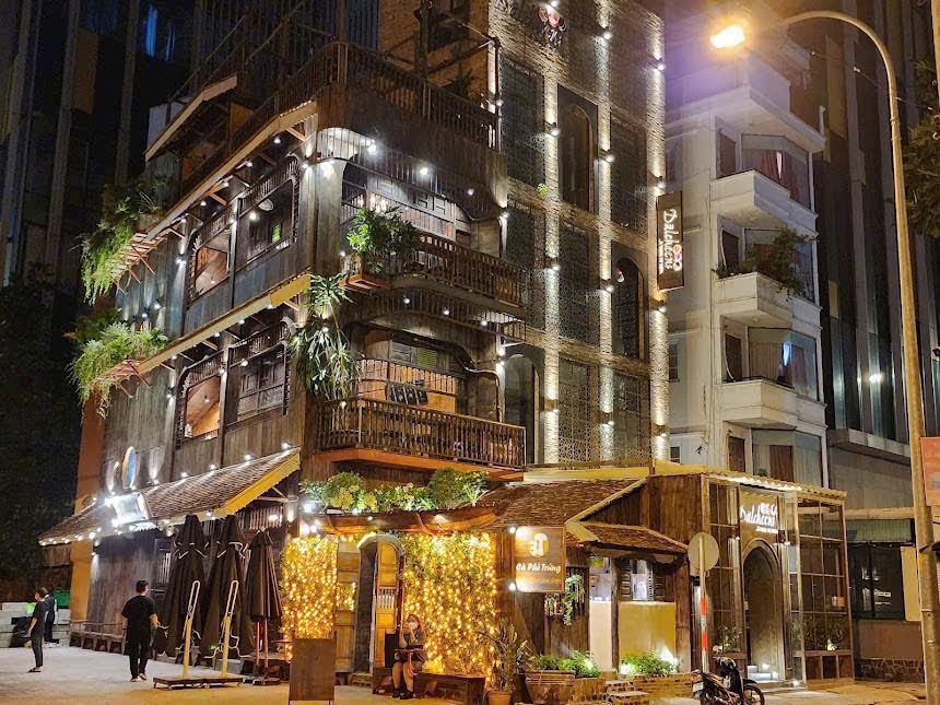 Cho thuê Mặt tiền Võ Văn Tần, Quận 3 - 168m², 4 tầng, kinh doanh đa ngành