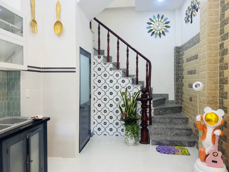 Nhà 2 Tầng Sát Phạm Văn Đồng, Thủ Đức - 38m² Sổ Hồng Riêng