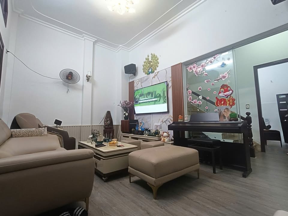 Nhà đẹp Hoàng Mai 52m² - Sổ đỏ sẵn sàng giao dịch, giá nhỉnh 9 tỷ