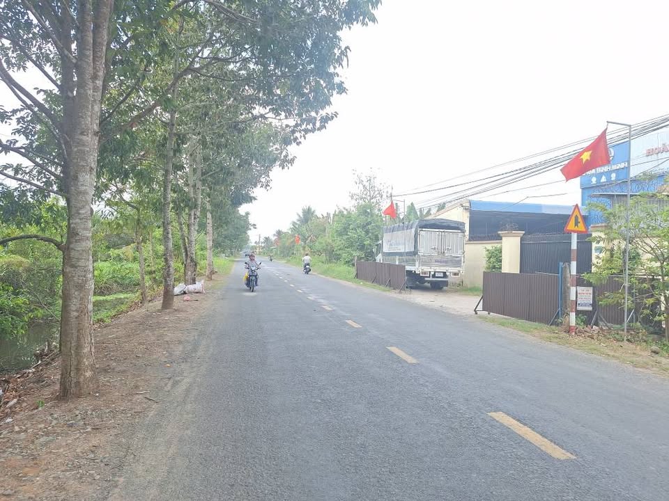 Đất Mặt Tiền HL173 Bến Tre 555m² - Giá 3.2 Tỷ, Sẵn Xây Kho Xưởng!