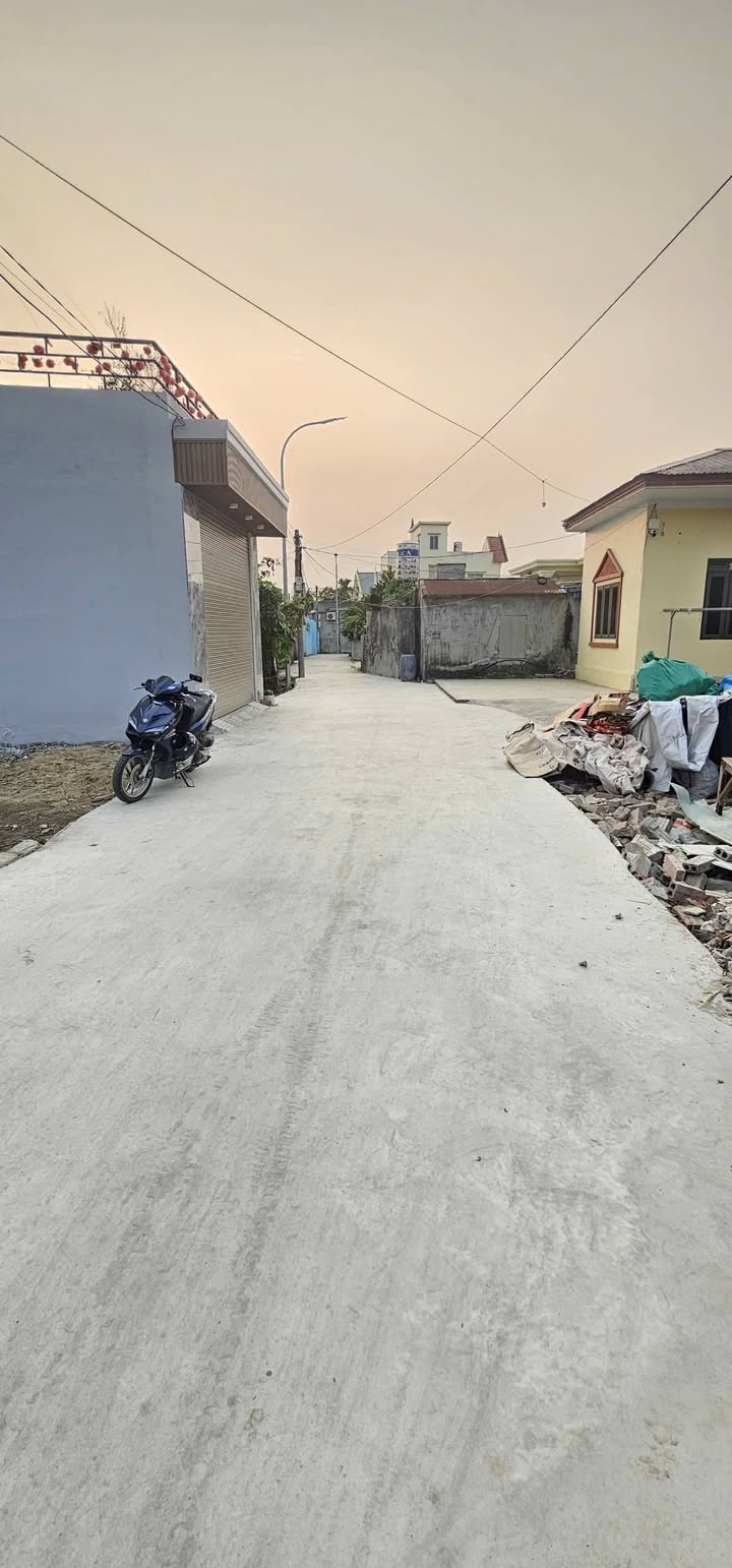 Nhà 90m² Kiến Thụy - Ngõ Thông Ô Tô, Giá 1 Tỷ