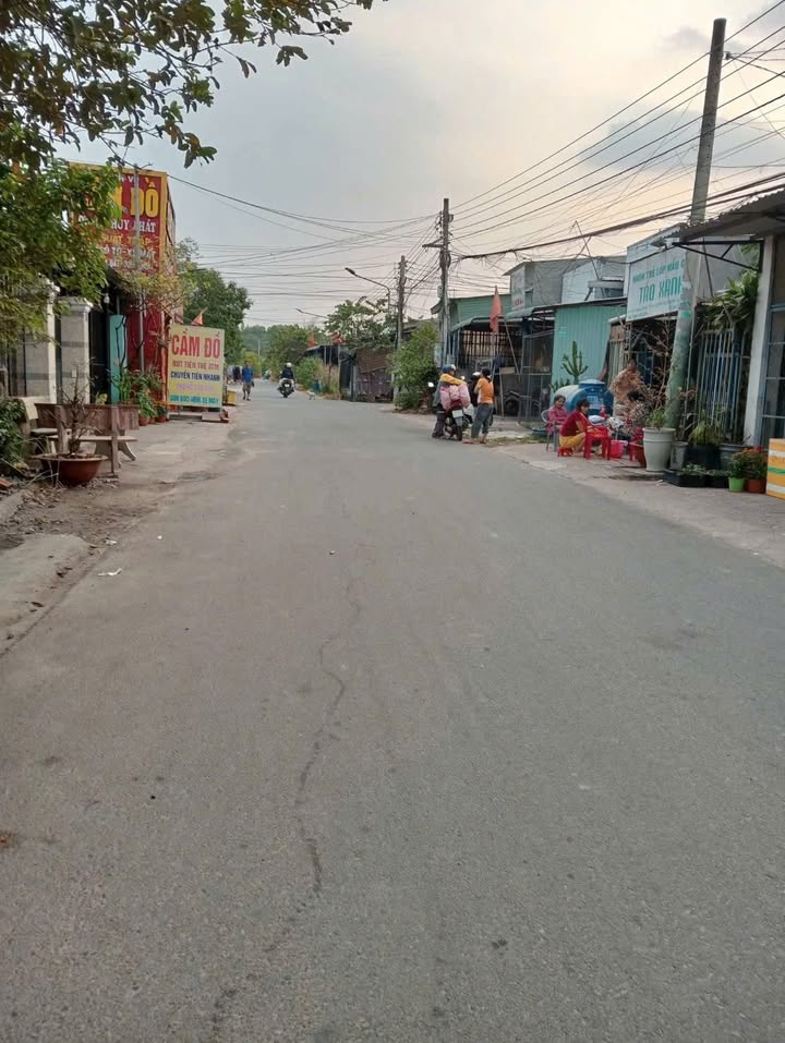 Đất thổ cư 4100m² mặt tiền DT744, Bến Cát, Bình Dương - Giá 2 tỷ