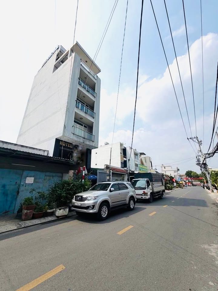 Khách sạn Mặt tiền Đồng Tâm, Hóc Môn - 100m², 7 Tầng, Dòng tiền 150 Triệu/Tháng