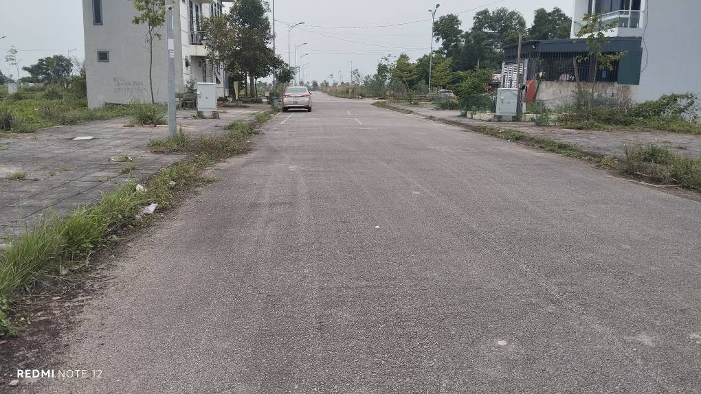 Bán Gấp Đất Nền Đông Sơn 100m² - Chỉ 930 Triệu, Sổ Hồng Rõ Ràng