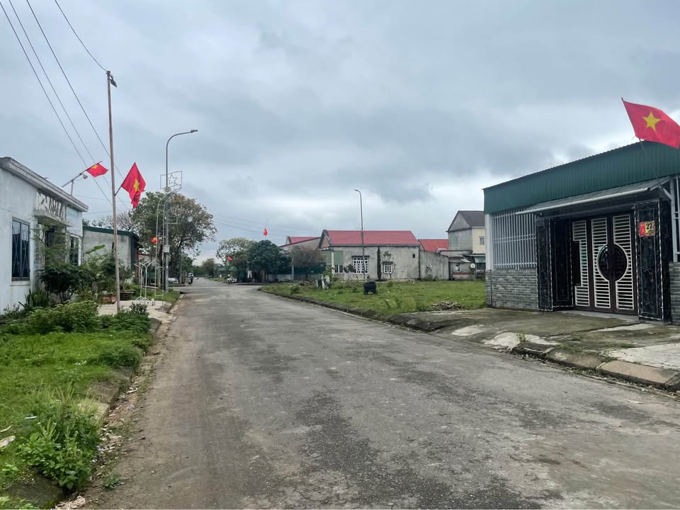 Bán đất Lộc Hà, Hà Tĩnh 250m² - Mặt tiền 12m, vỉa hè