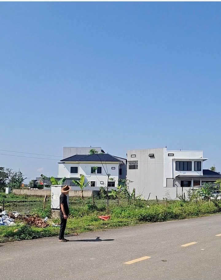 Bán Gấp Đất Vàng 160m² Hà Tĩnh - Hướng Đông Nam, Đường 18m