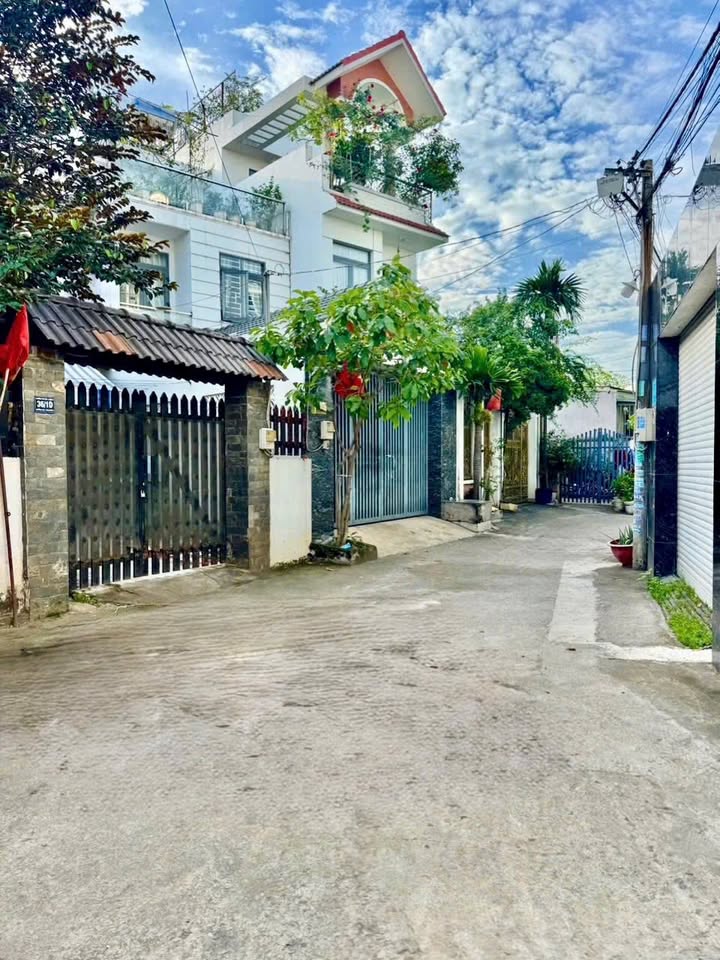 Nhà Phố 2 Tầng MT Nguyễn Duy Trinh, Phú Hữu, Thủ Đức - SHR 76m²