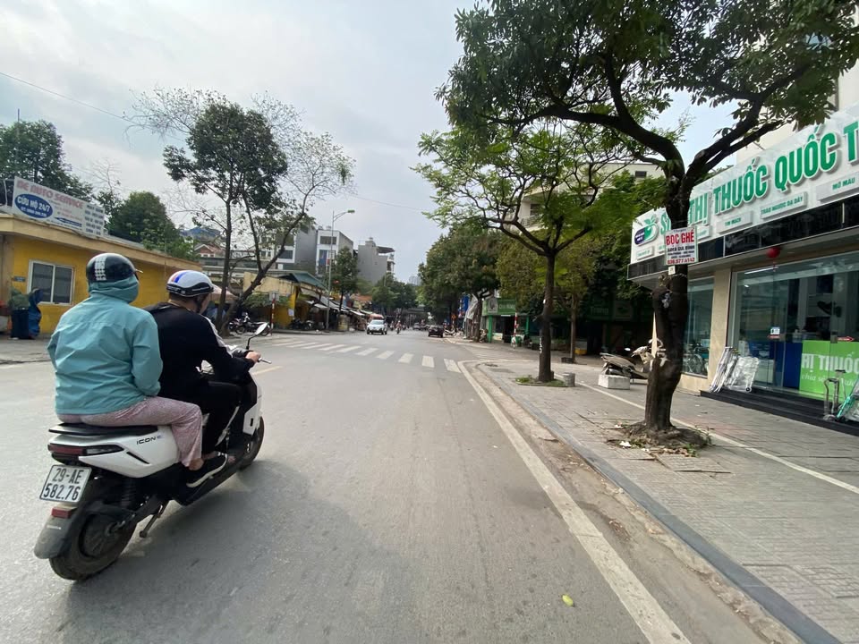 Nhà Mặt Phố Kinh Doanh Văn Phú, Hà Đông 90m² - Cơ Hội Vàng