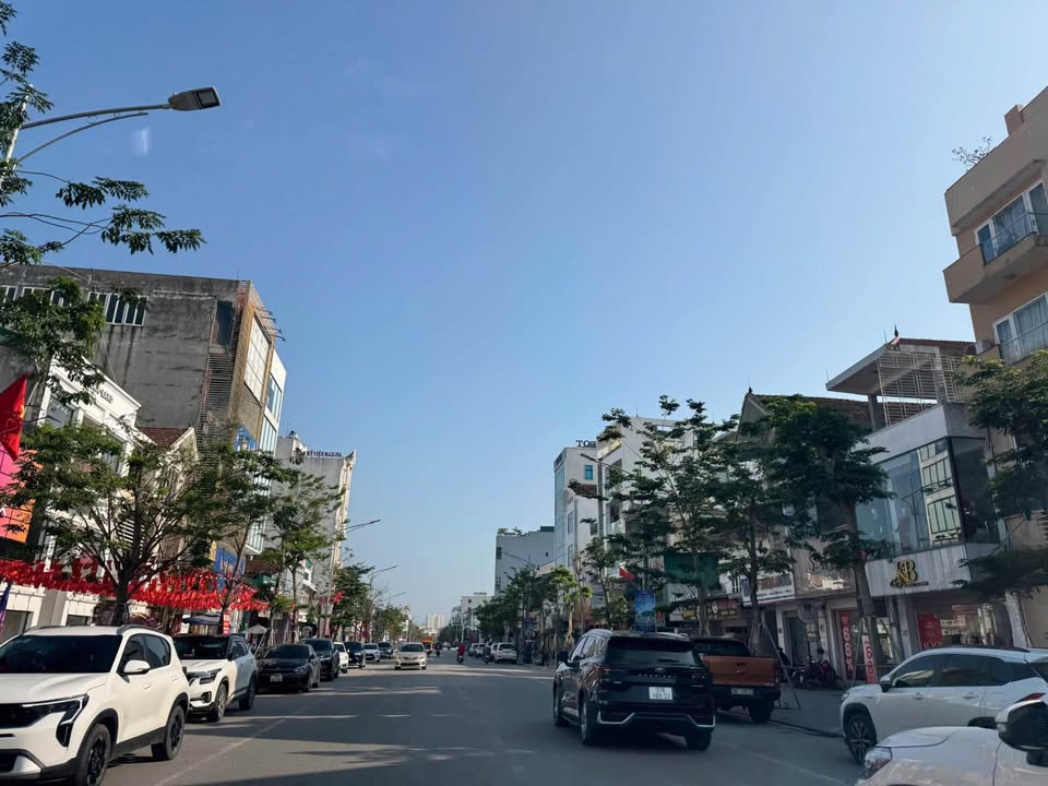 Nhà Phố Hưng Phúc, Vinh 130m² Mặt Tiền 7m - Giá 11.x Tỷ