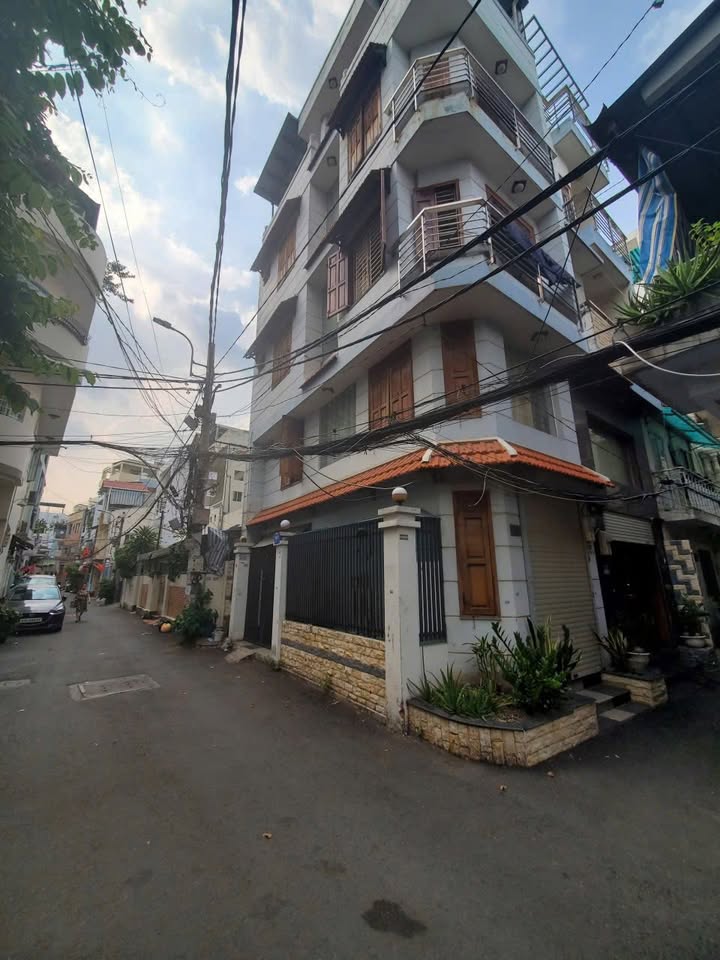 Nhà Góc 2MT Hẻm Xe Tải Nguyễn Thượng Hiền, Bình Thạnh - 4PN 13.5 Triệu