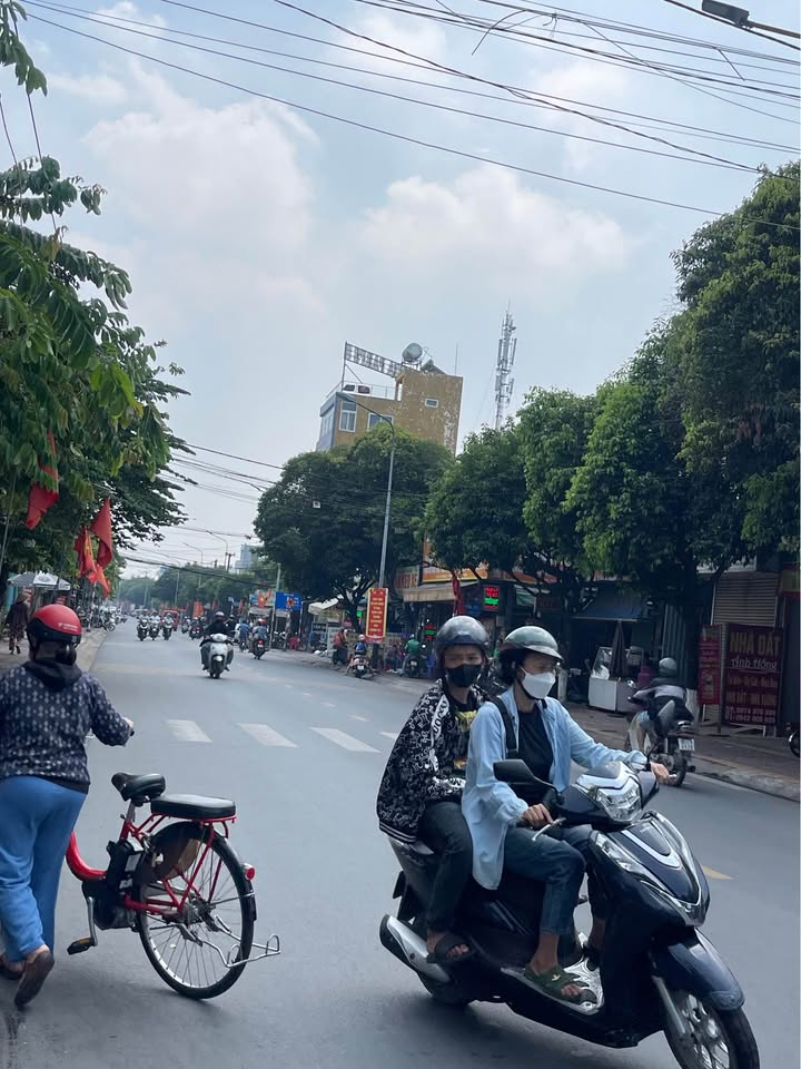 Mặt Tiền Kinh Doanh Dĩ An 125m² - Giảm Sâu 200 Triệu, Giá Chỉ Hơn 5 Tỷ