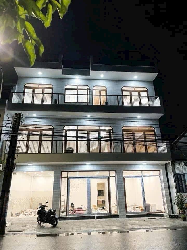 Cho Thuê Mặt Tiền Nguyễn Thái Học Dĩ An - Kinh Doanh/Văn Phòng 333m²