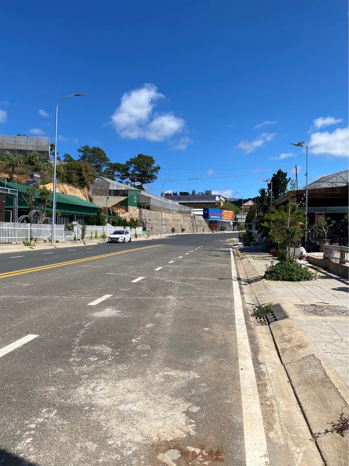 Bán đất mặt tiền Đường Vành đai, Đà Lạt - 75m² - 1.8 tỷ - Sẵn móng