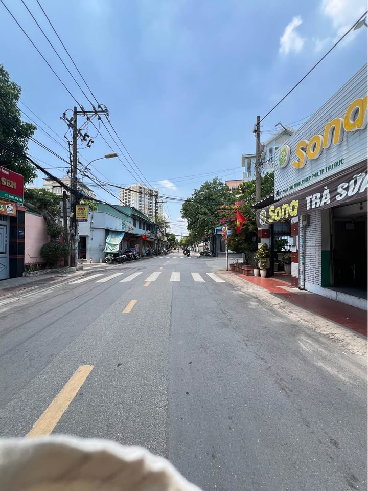 Cho thuê nhà mặt tiền Ngã 4 Thủ Đức, 80m² - Sẵn sàng kinh doanh