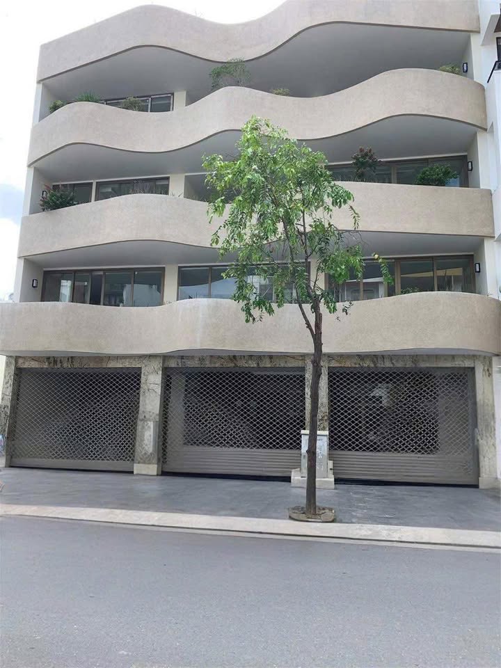 Cho thuê tòa nhà mặt tiền Thích Quảng Đức, Nha Trang - 1600m² KD đa ngành