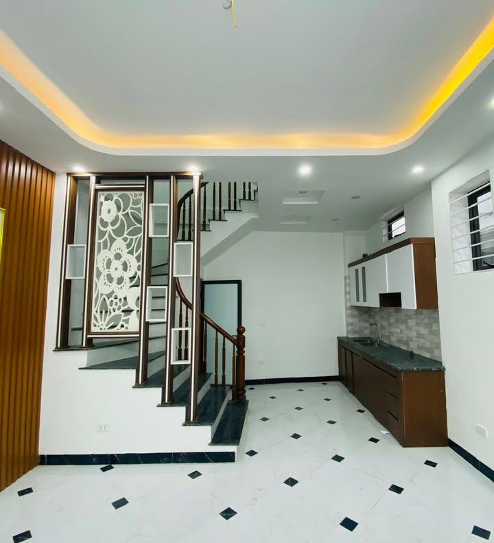 Nhà Phố Xốm Hà Đông 38m² 4 Tầng - Ngõ Ô Tô - Sổ Đỏ Sẵn Sàng